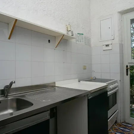 N111 - Numana, Singola Con Giardino E Vista Mare